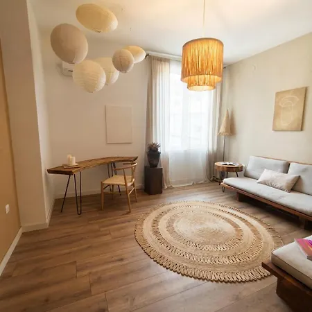 The Designers By Ourhood, Located! Appartement Sofia